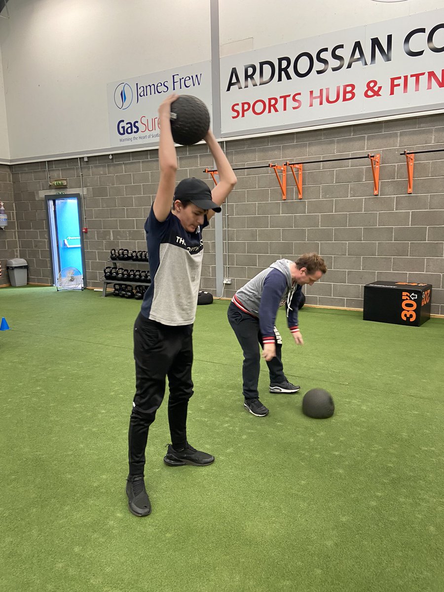 NA_ASCPO's tweet photo. #NAInclusion 💛🖤
Never knock back a freebie 😂
Another great effort from the young people and staff.
#Committed #Relationships #PersonalApproach #KeepThePromise
@NAActiveSchools @audreynolan @RhonaEA @janeleavey @pjd104 @sportscotland https://t.co/NgMAi4yUKH