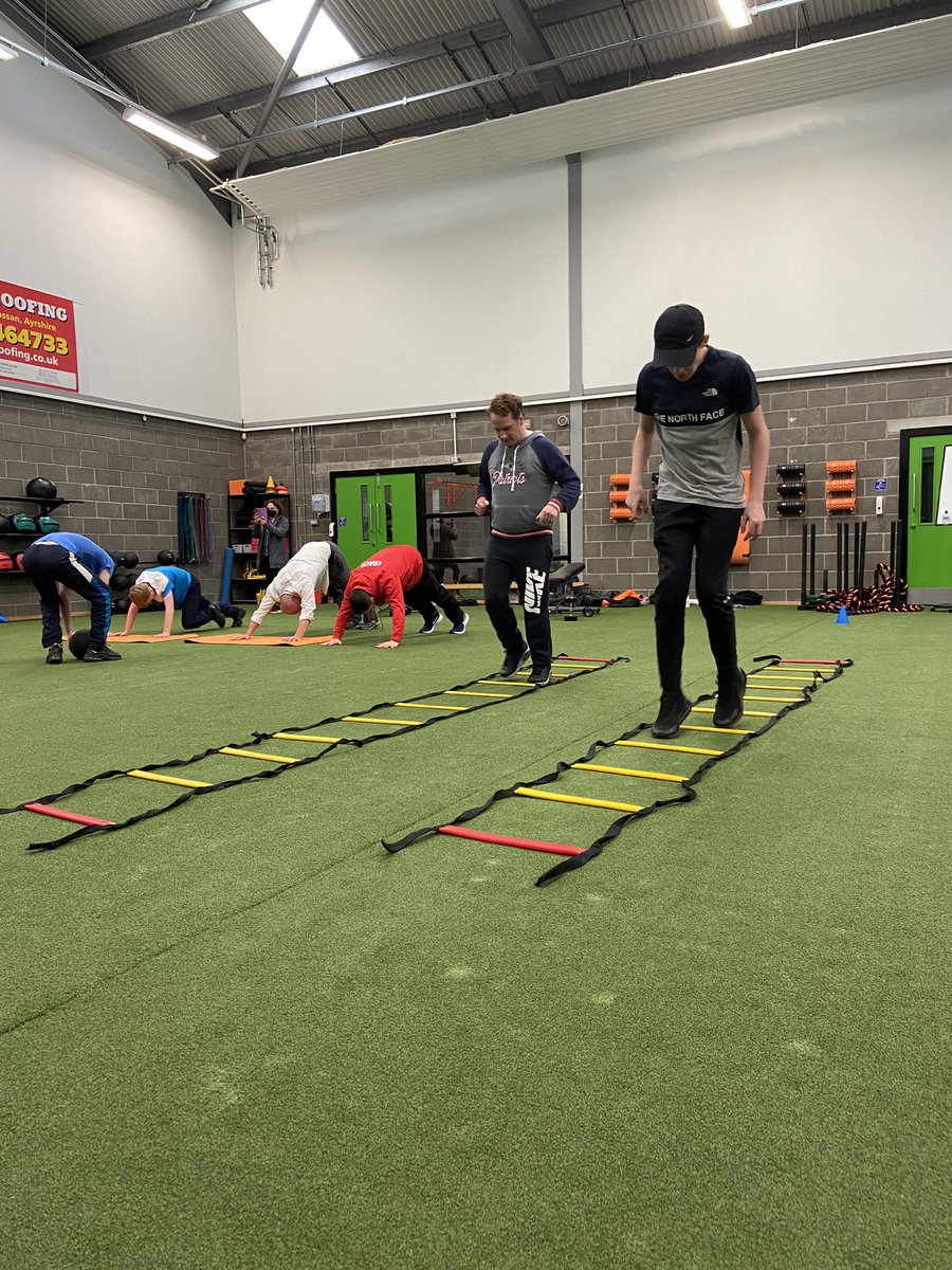 NA_ASCPO's tweet photo. #NAInclusion 💛🖤
Never knock back a freebie 😂
Another great effort from the young people and staff.
#Committed #Relationships #PersonalApproach #KeepThePromise
@NAActiveSchools @audreynolan @RhonaEA @janeleavey @pjd104 @sportscotland https://t.co/NgMAi4yUKH