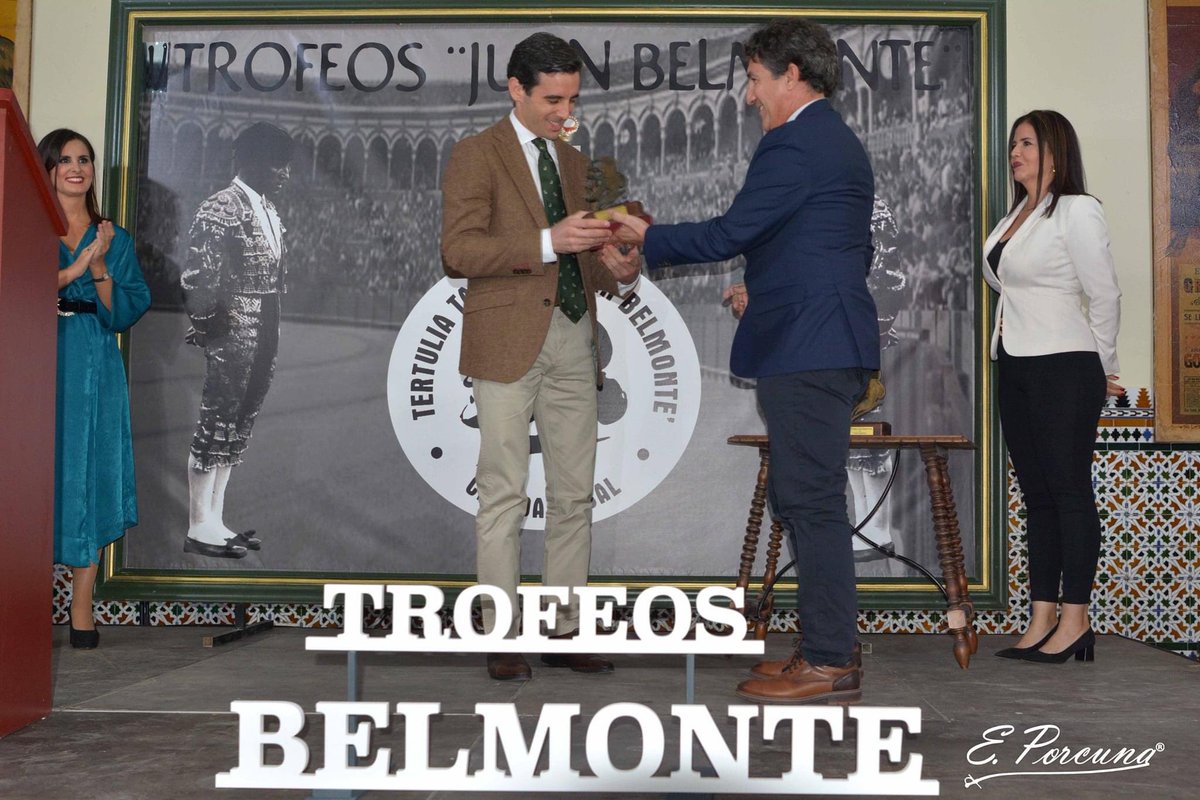 Un placer presentar un año más los Trofeos “Juan Belmonte”, en un bonito y entrañable acto en la <a href="/RVentaAntequera/">RealVentadeAntequera</a> de Sevilla. Enhorabuena a todos los premiados