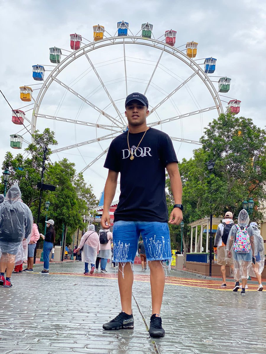 EriickAllves00's tweet photo. 🎡⏳❤️ https://t.co/PYiV8mEWpb
