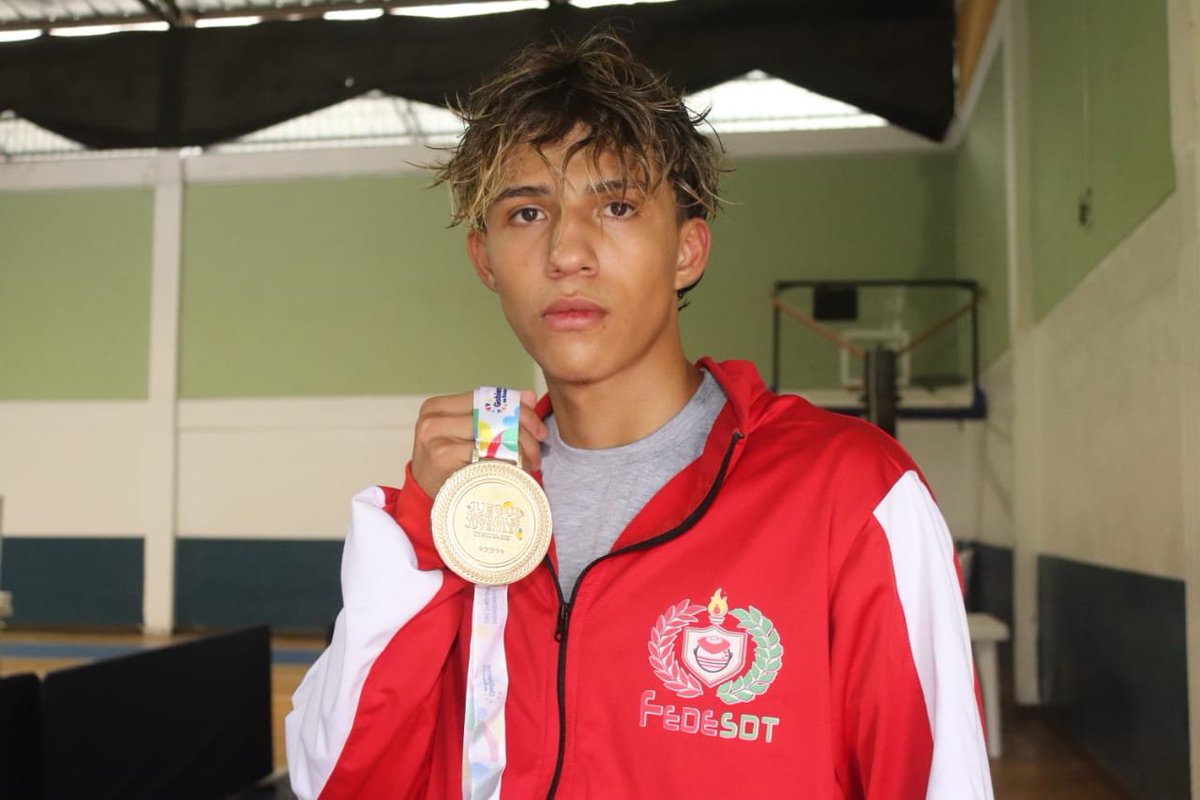 Boxeo de #JuegosNacionales2021 
48 kg varones:

🥇Alan Castro (STD)
🥈Mateo Azogue (TUN)
🥉Luis Rodríguez (LRS)

Señal en vivo: ➡️ cutt.ly/qR5pHdv

#JuntosLoLogramos 🇪🇨🥊
