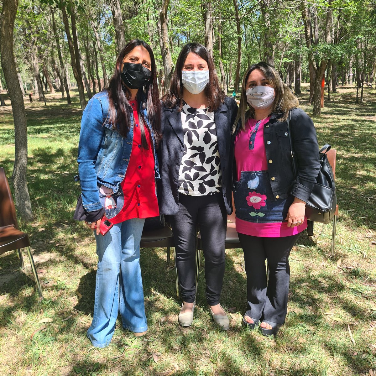 maritavillone's tweet photo. La Ministra confirmó la apertura de un CPEM para ciclo lectivo 2022 #Pichaihue #Trahuncura #Huncal
Jornada histórica de construcción colectiva, que brinda oportunidades, promueve igualdad y evita el desarraigo gracias a la decisión política de @OmarGutierrezOk https://t.co/cgJ7Vc9CNm