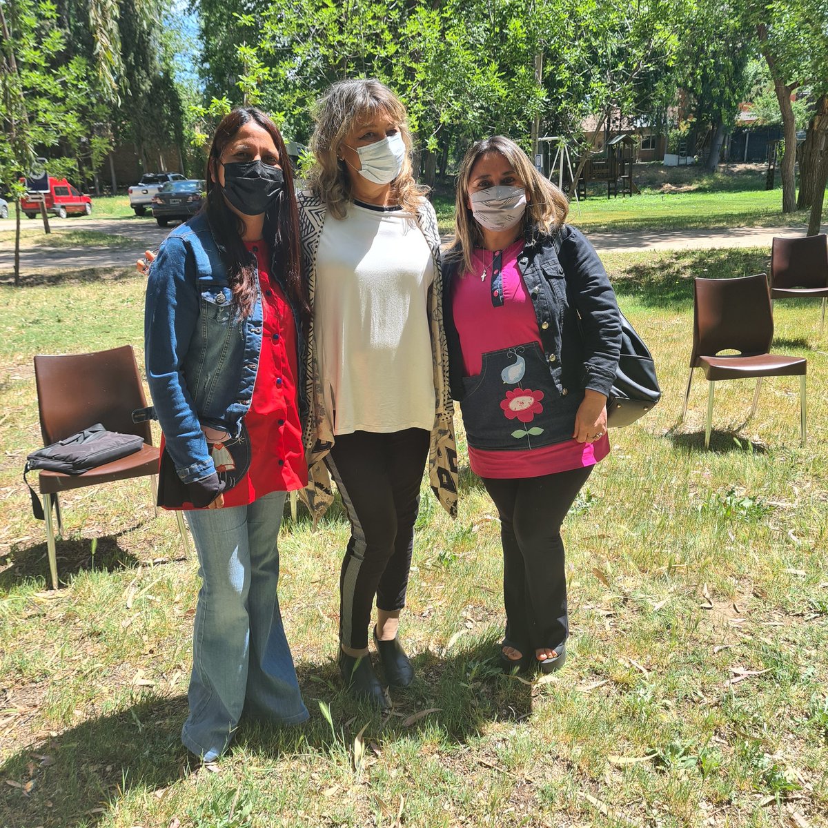 maritavillone's tweet photo. La Ministra confirmó la apertura de un CPEM para ciclo lectivo 2022 #Pichaihue #Trahuncura #Huncal
Jornada histórica de construcción colectiva, que brinda oportunidades, promueve igualdad y evita el desarraigo gracias a la decisión política de @OmarGutierrezOk https://t.co/cgJ7Vc9CNm