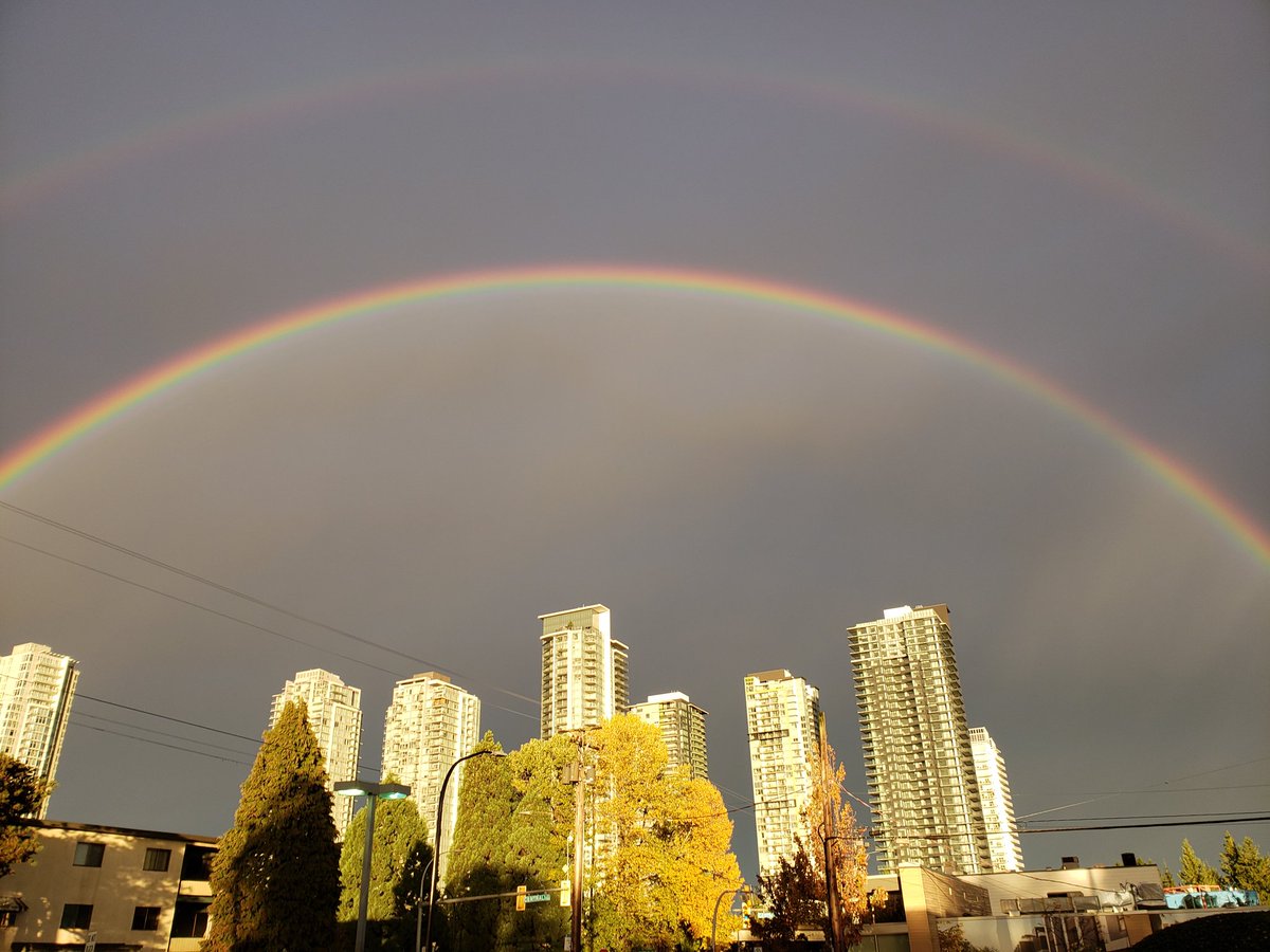 Coldfireball92's tweet photo. Beautiful double rainbow probably brightest one I've ever seen https://t.co/7TW97J0plZ