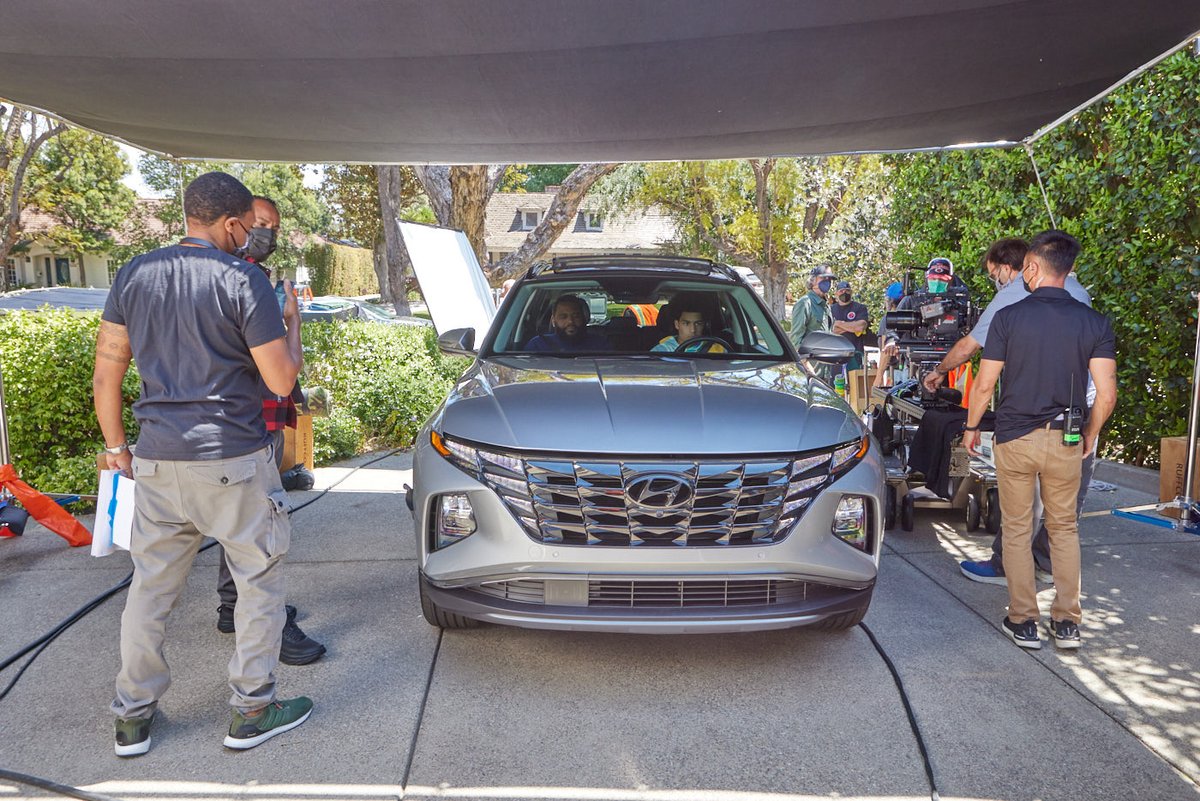 Riverside__Ent's tweet photo. Right about now, our Nashville team wishes they were back in the LA sun shooting this @Hyundai commercial surrounded by palm trees with the incredible @anthonyanderson our crew, lead by director @OmarAkil3 and the all-star team at Disney Creative Works. https://t.co/y36jqAzPwV