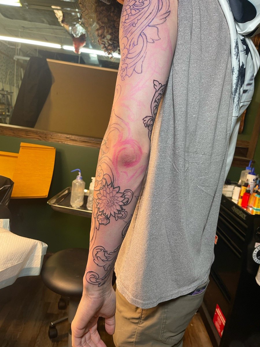 CollierOlson's tweet image. Started my sleeve cant wait to see it fully finished