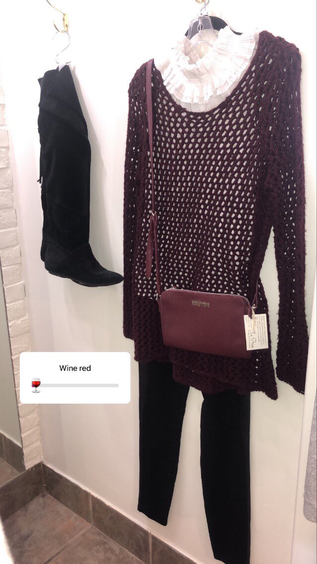 RobynLePrix's tweet image. Hello sweater weather😍! What look is your favourite? 
#sweaterweather #fashionstyle #leprixonme