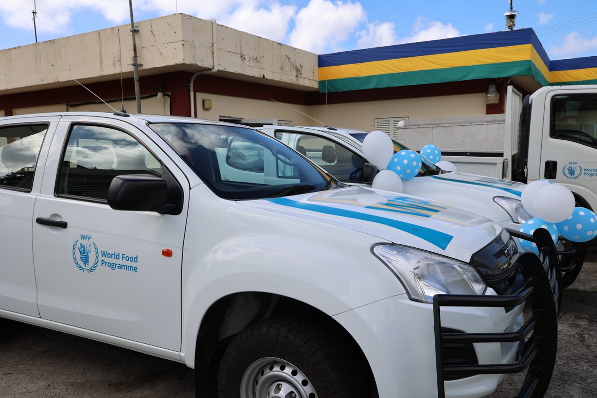 RegisChapmanWFP's tweet photo. Today, I was happy to handover emergency response equipment including, forklifts, vehicles and other materials to the Ministry of National Security. WFP remains committed to partnering with St Vincent and the Grenadines to support emergency preparedness. @NEMOSVG @ComradeRalph https://t.co/NB3Rpygquf