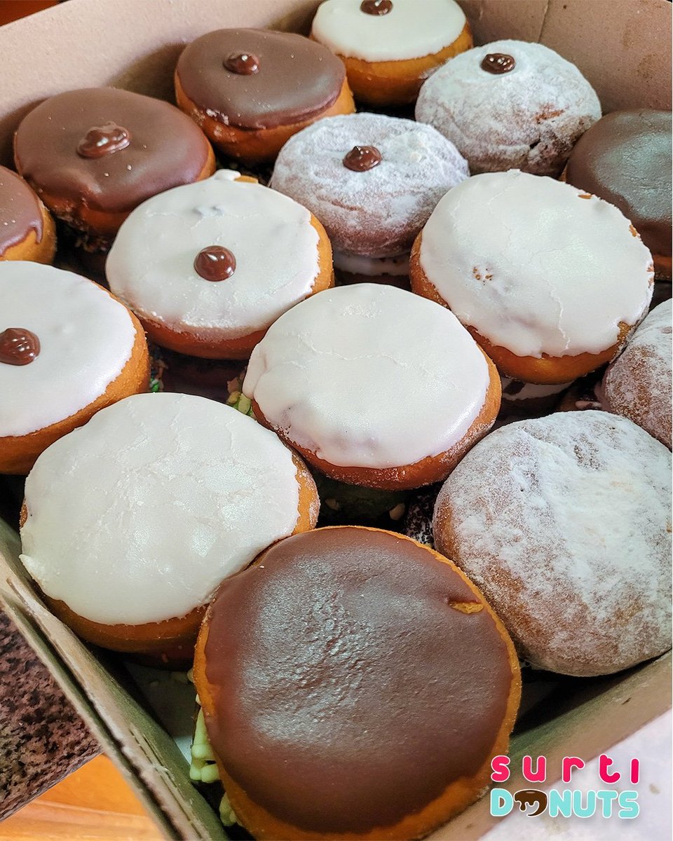 SurtiDonuts's tweet photo. ¡Hey tú! Si quieres emprender y te gustan las ventas es tu oportunidad de iniciar un negocio
Ventas al mayor de lunes a sábado en nuestra sede de plaza Venezuela y los días domingos solo en la Av urdaneta
Te esperamos!
#endulzatumomento #donuts #surtilovers #donutslover #donas https://t.co/hm75oQmPkx