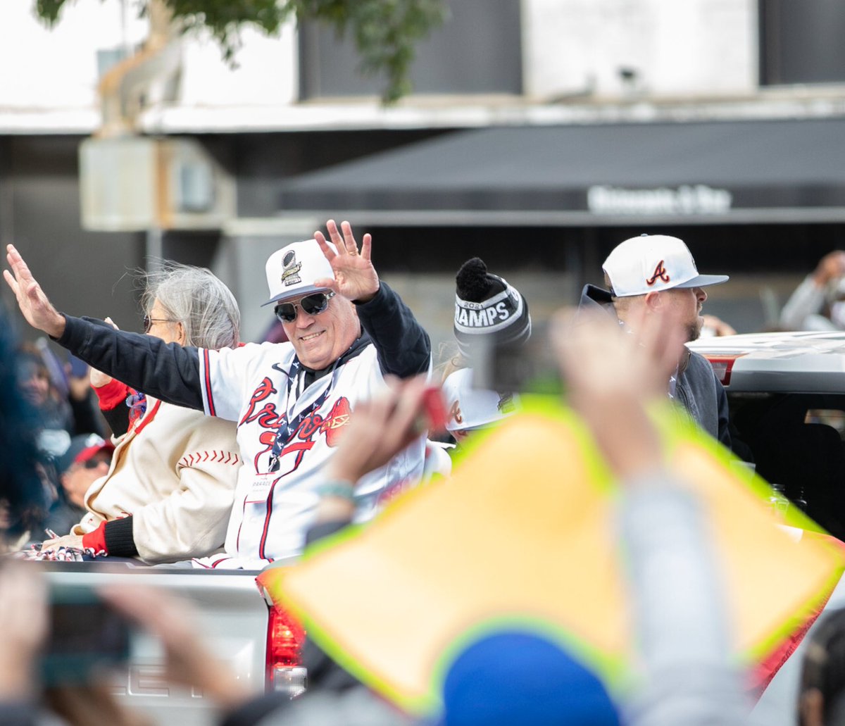 BuckheadChurch's tweet photo. So great to see our #WorldSeries winning @Braves in the #WorldSeriesparade in #atlanta today!
(Oh, and great to see @BlooperBraves too, of course!)
#BattleATL #ForTheA #foratl https://t.co/WAVAlity6H