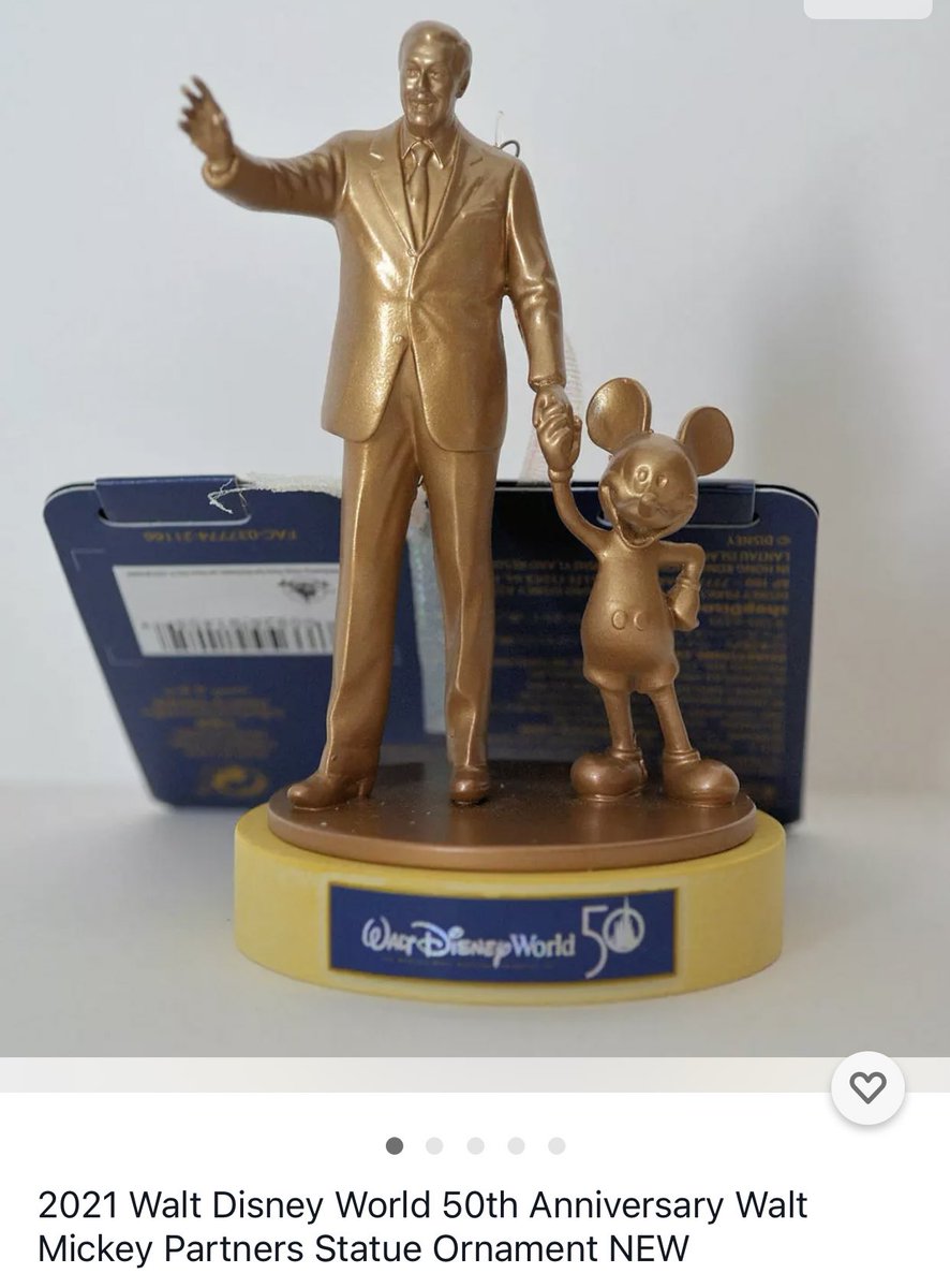 ComicsandCrypto's tweet photo. Would you want to see this golden statue as the first @Disney NFT on @veve_official? https://t.co/dGDy7nkNe8