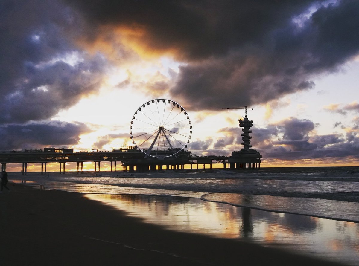 Niederlandeblog's tweet photo. der heutige #Sonnenuntergang in #Scheveningen https://t.co/D7apOZLTsZ https://t.co/wMgmSJjFhZ