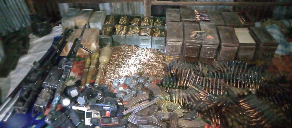 war_noir's tweet photo. #Nigeria: #ISWAP carried out an attack against #NA in #Kwada, #Borno.
Two NSV HMGs, a PK/Type 80 GPMG, an FN MAG, A Bulgarian 40/106mm RTB-7MA projectile (w/ GTB-7MA thermobaric grenade & AF-76 pattern fuze), PG-7V rockets, mags/ammo and No. 36 Mk1 pattern grenades were seized. https://t.co/YY7zgNLtL6