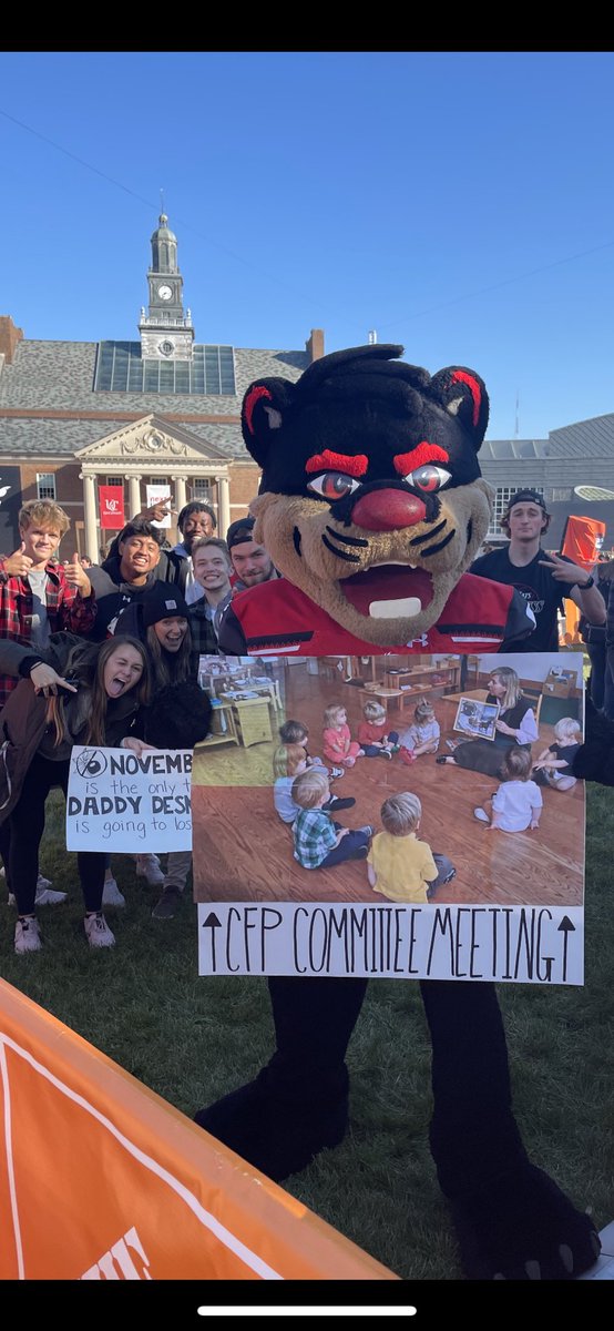 TheCincyBearcat's tweet photo. One more sleep… @CollegeGameDay https://t.co/GK7uFyICCD