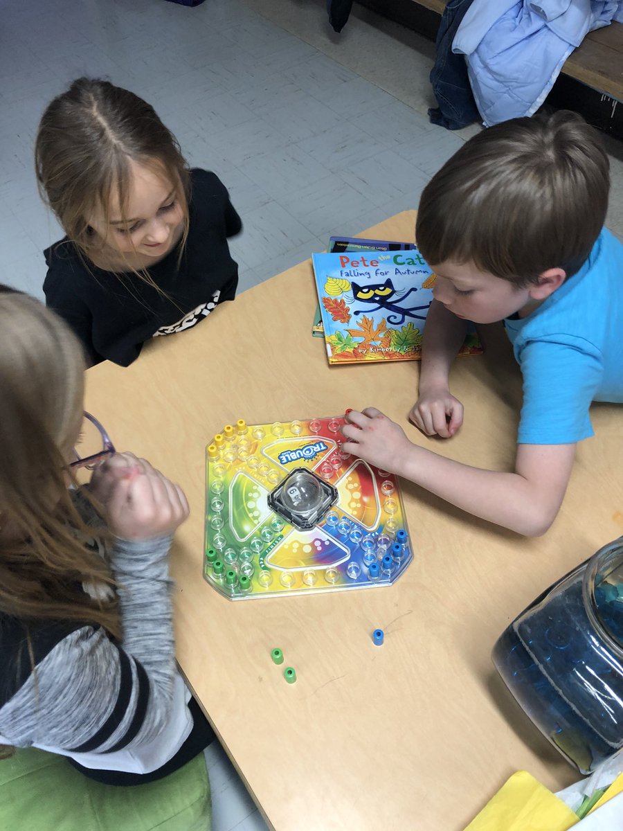 mrswhitwhite's tweet photo. Today is FUN FRIDAY! Learning centers to end a great week! #funinfirst @PHSPiratePride https://t.co/NVoybT0JEI