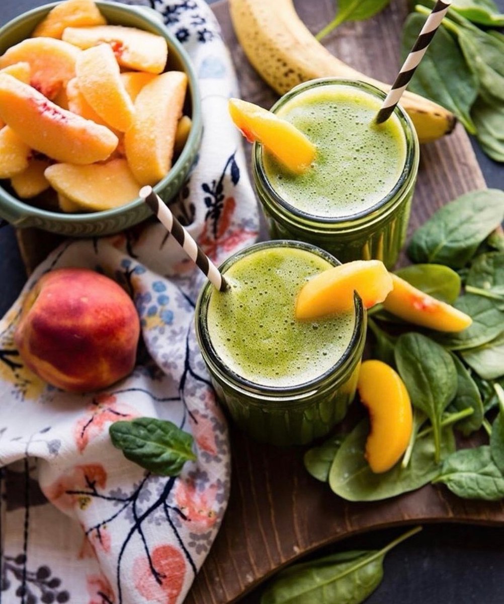 KuvingsUSA's tweet photo. Keep ripe bananas, peaches, or berries in the freezer. Then just add nut milk or coco water and fresh spinach. Pic by @simplegreensmoothies
#juicingforhealth #plantbased #vegansmoothies #cleaneating #fitfood #nutrition #juicingrecipes #smoothies #smoothierecipes #juicingtips https://t.co/Clyeks8HSC