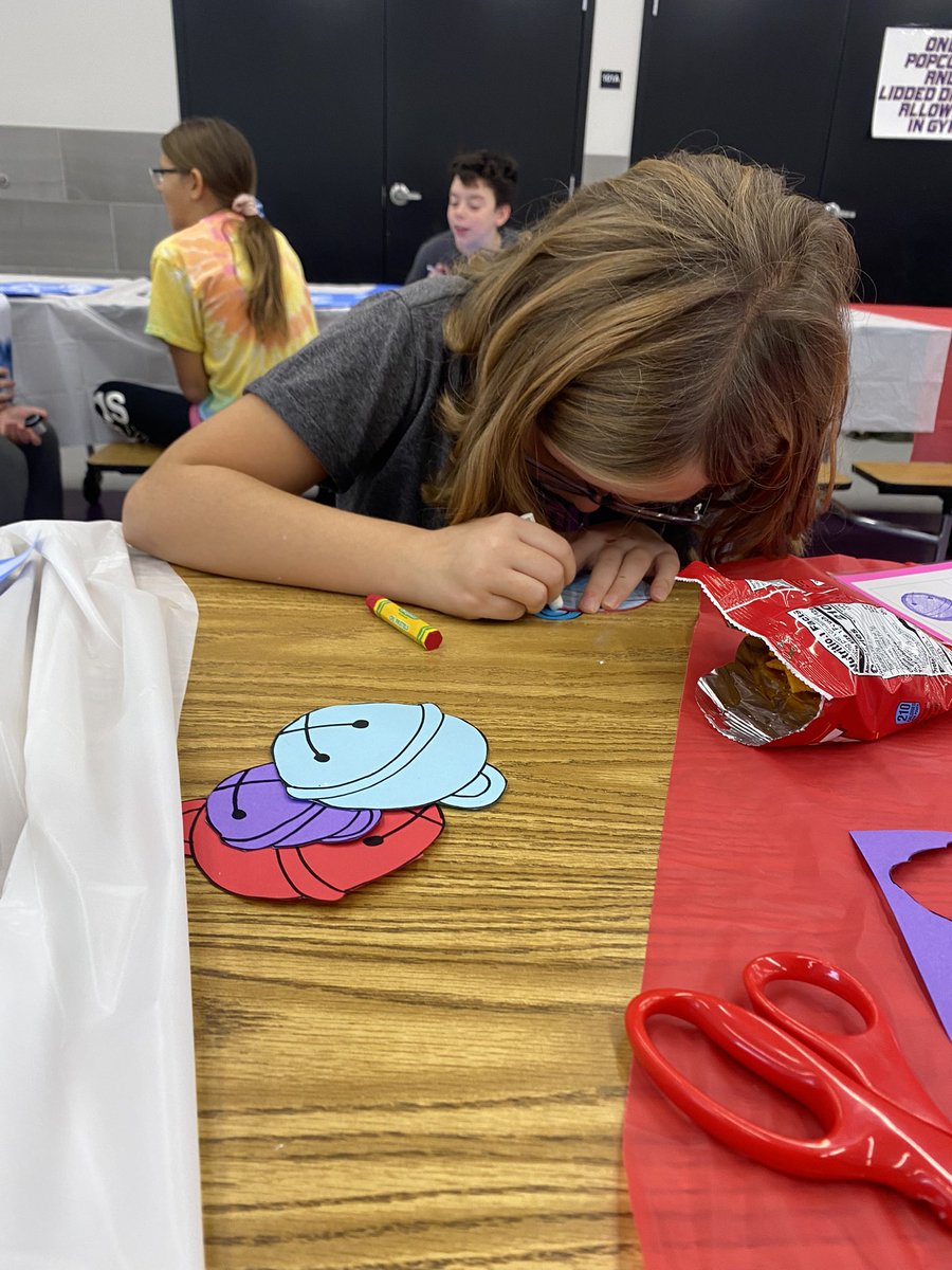 NatDJohnson's tweet photo. Another awesome night at CLUB this week. Letting their creativity flow! Yep, those are jingle bells…we are gearing up for Christmas! 😉
#KCErocks
@KCEprincipal @WildKatNation1 https://t.co/dOAkj8kEjk