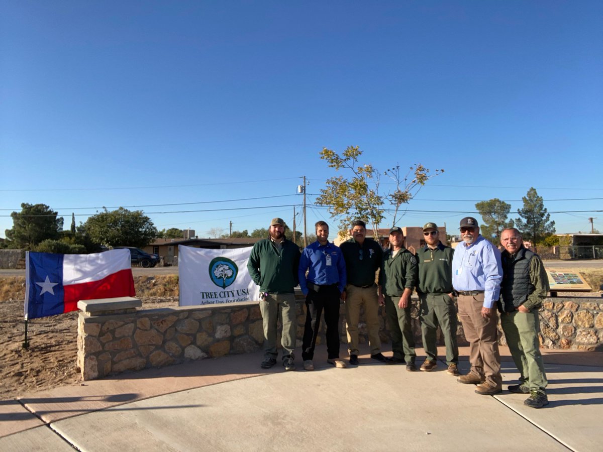 TXForestService's tweet photo. Celebrating #TexasArborDay in El Paso, Texas! 🌳🍃 https://t.co/Lz58yBRYDx