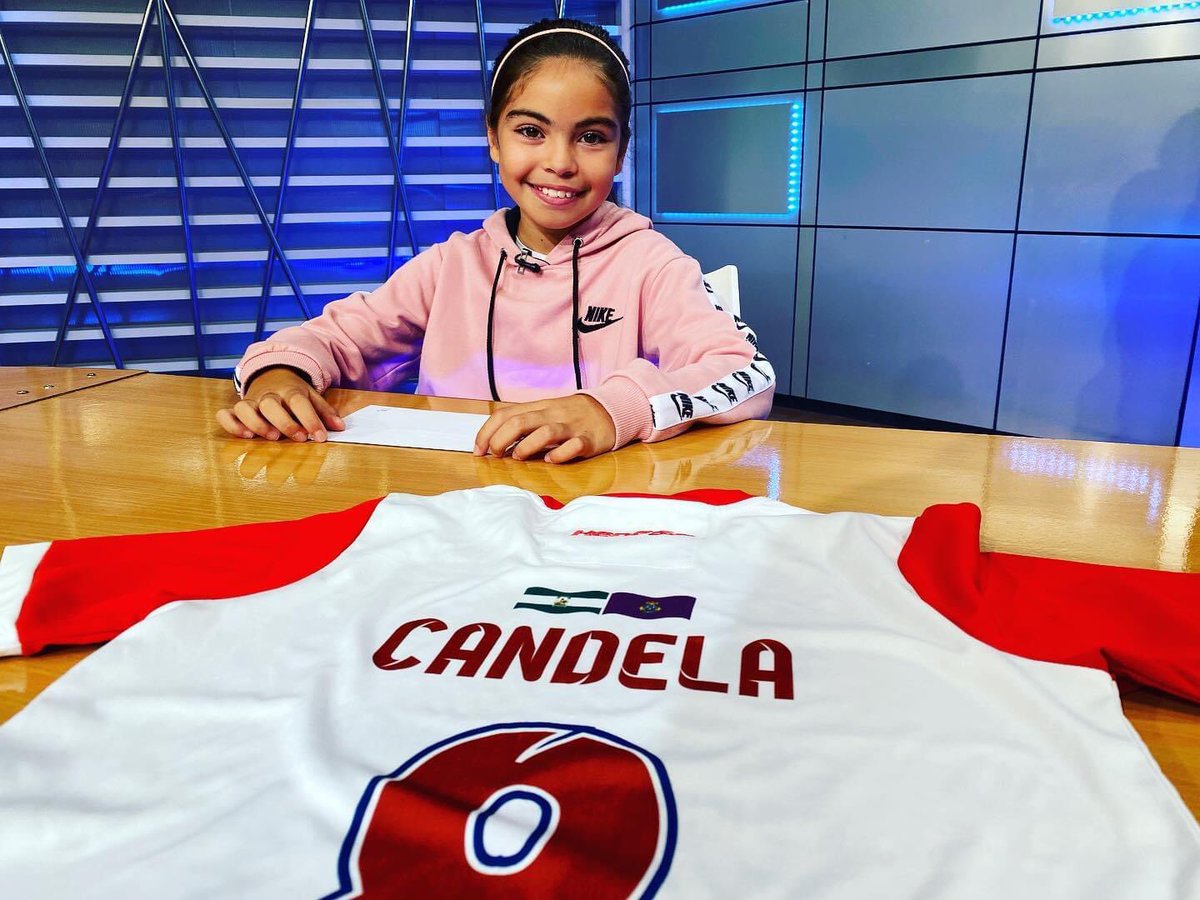 Marisalapurga's tweet photo. Las cosas buenas que trae el fútbol ⚽️ 💪seguimos sumando experiencias ❤️#Futboleo #futbolfemenino #candela #ondacadiz https://t.co/v90gG6dvR2