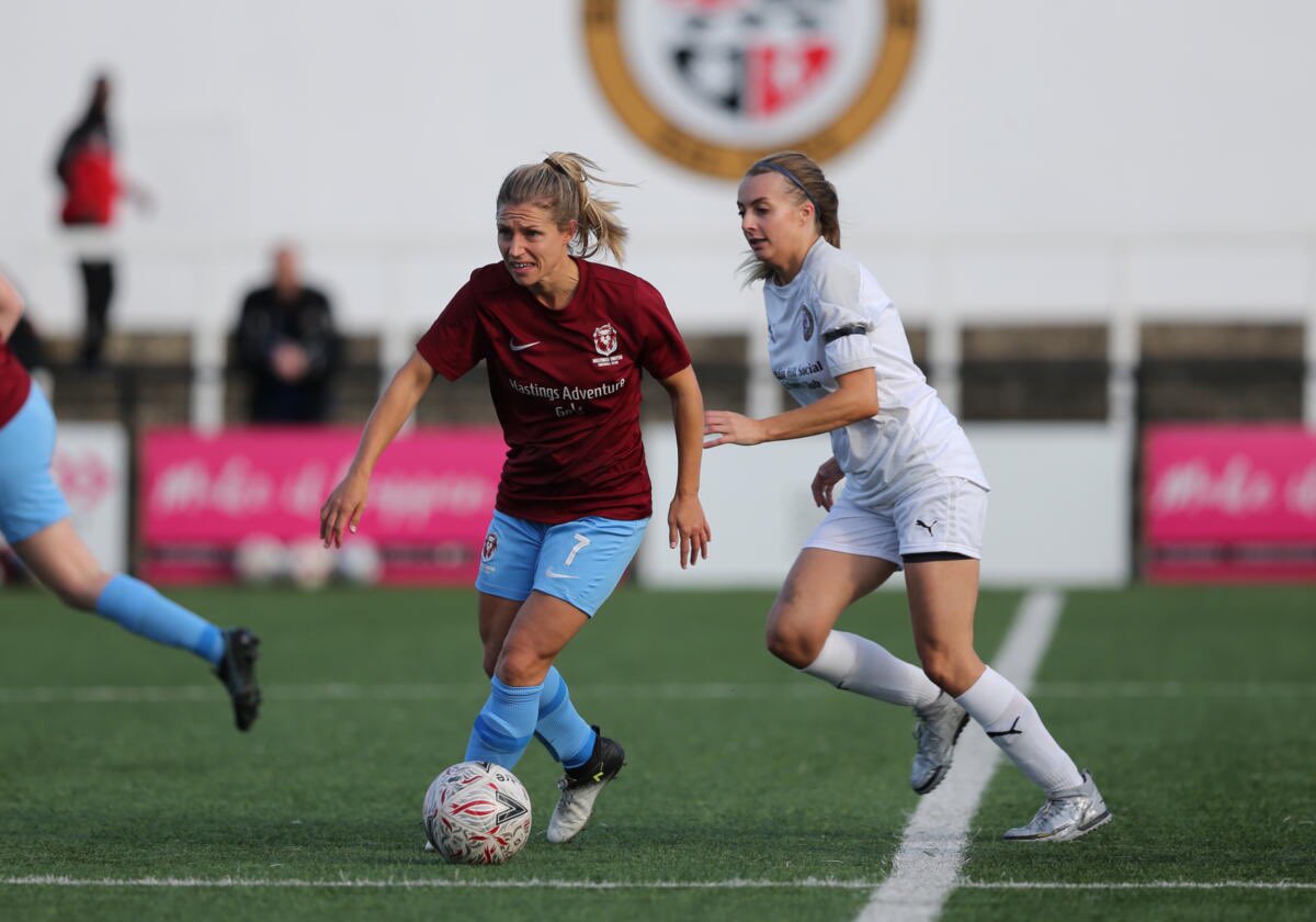 HastingsUFCW's tweet photo. 2️⃣ MORE SLEEPS! 

The ‘U’s welcome @AshfordLadiesFC THIS SUNDAY! 

Kick Off 2PM!

Be there to support The ‘U’s as we are back home after a couple weeks break!

Tickets can be purchased in advance here: https://t.co/6ul38lxnJV

#COYU 💨💨💨 https://t.co/97FEBXGsxy