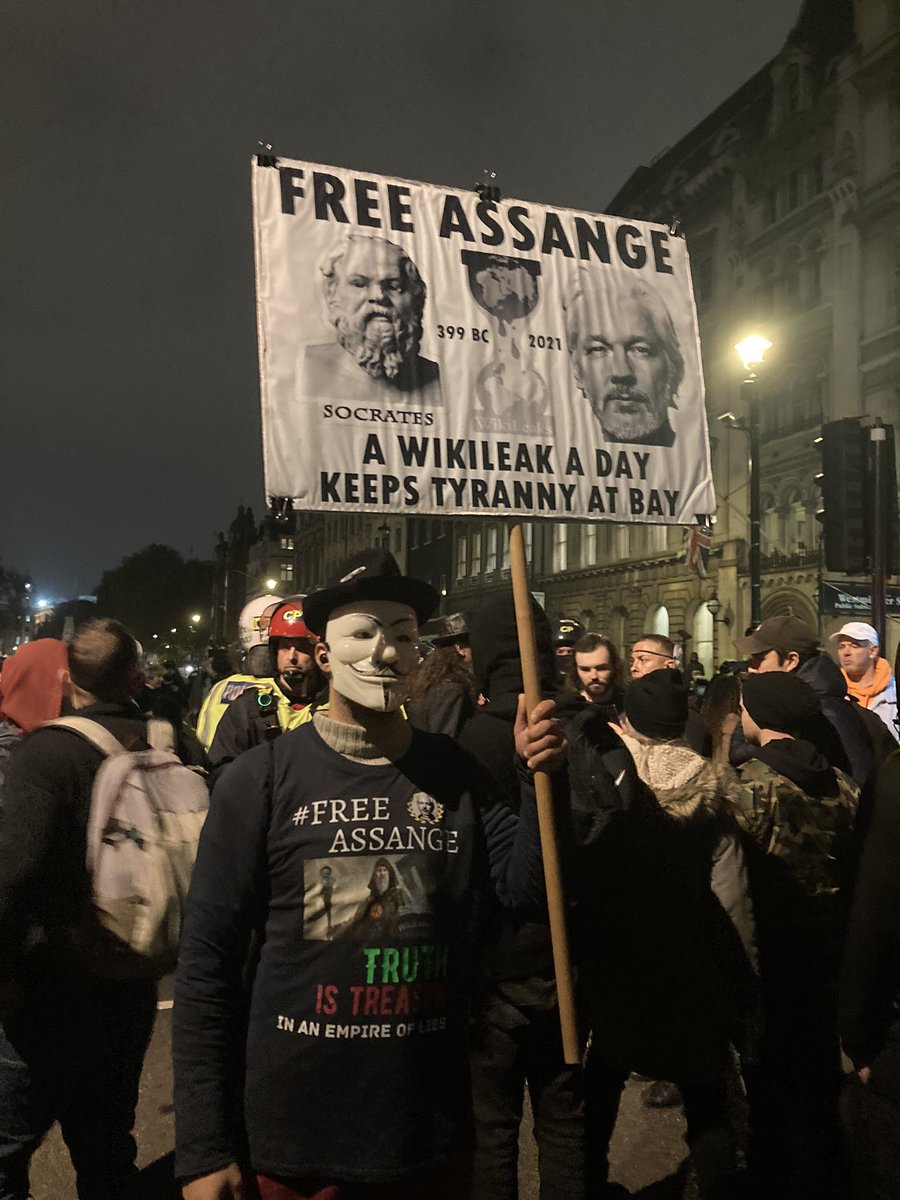 AnonMedia_UK's tweet photo. #MillionMaskMarch2021 #MMMLondon #ParliamentSquare #Journalismisnotacrime #FreeASSANGE #WikiLeaks #Anonymous https://t.co/ODUupg1GNb