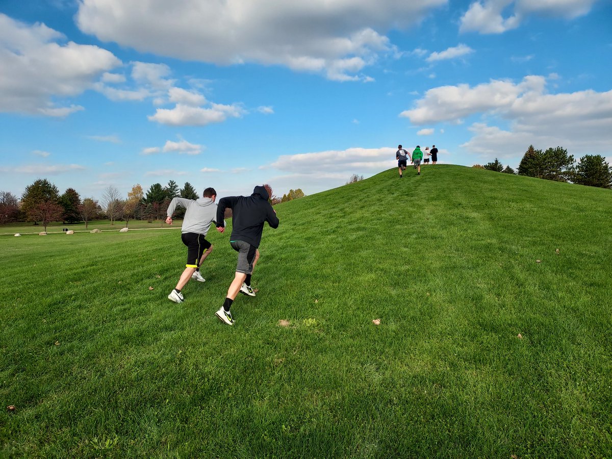 BrownCityHoops's tweet photo. Great weather to run to the park and add in some hill sprints to wrap up this week's conditioning workouts.
Reminder: there will be no boys bball open gym this weekend.
Back to work Monday. #BCFight https://t.co/oxfVMeO3dc