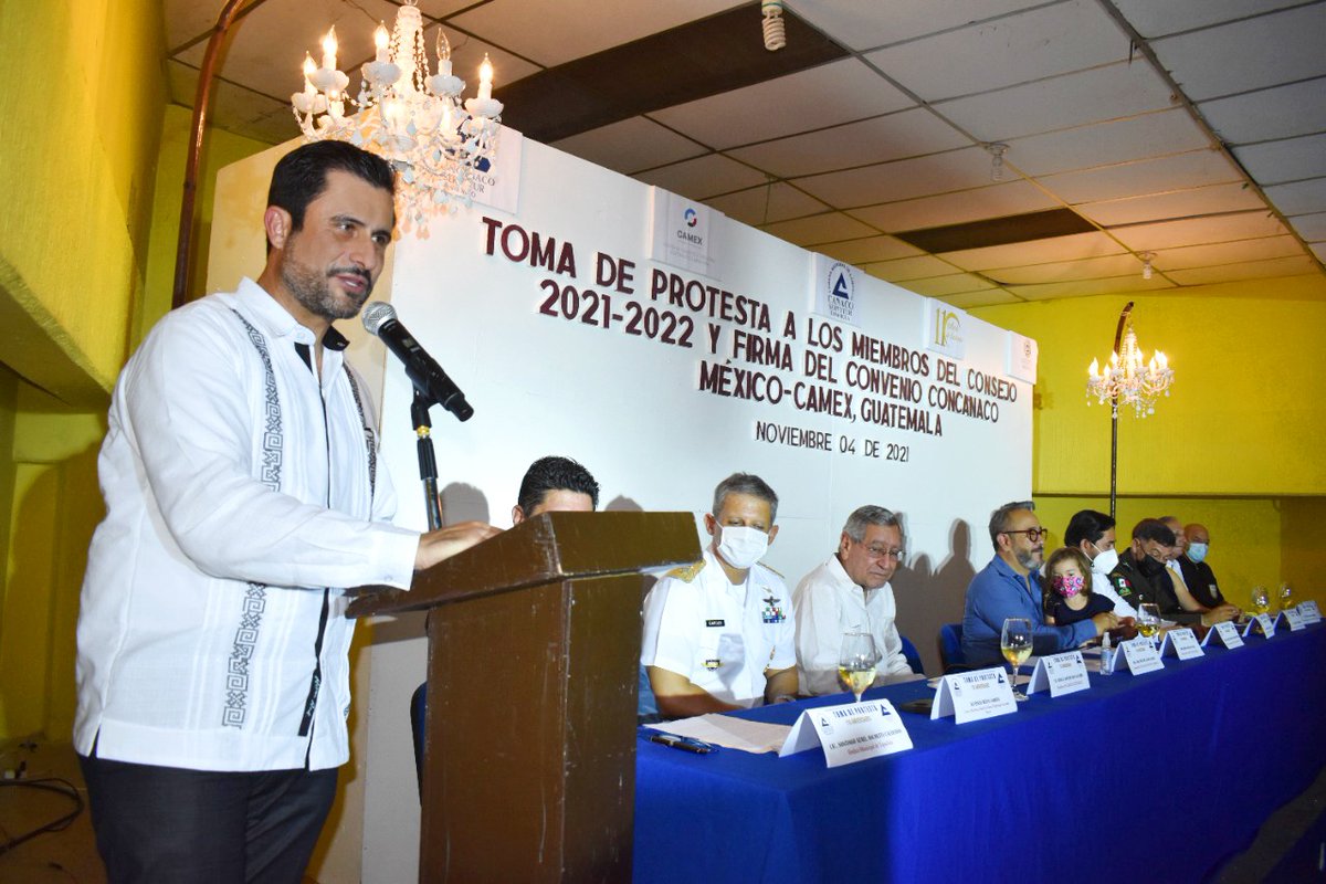 CONCANACO's tweet photo. Héctor Tejada, Presidente de Concanaco, participó en la Toma de Protesta del Consejo Directivo de la Canaco Tapachula. Felicitamos a Hernán Betanzos, Presidente de la Cámara y los integrantes de su Consejo. https://t.co/vHbDgG3YYn