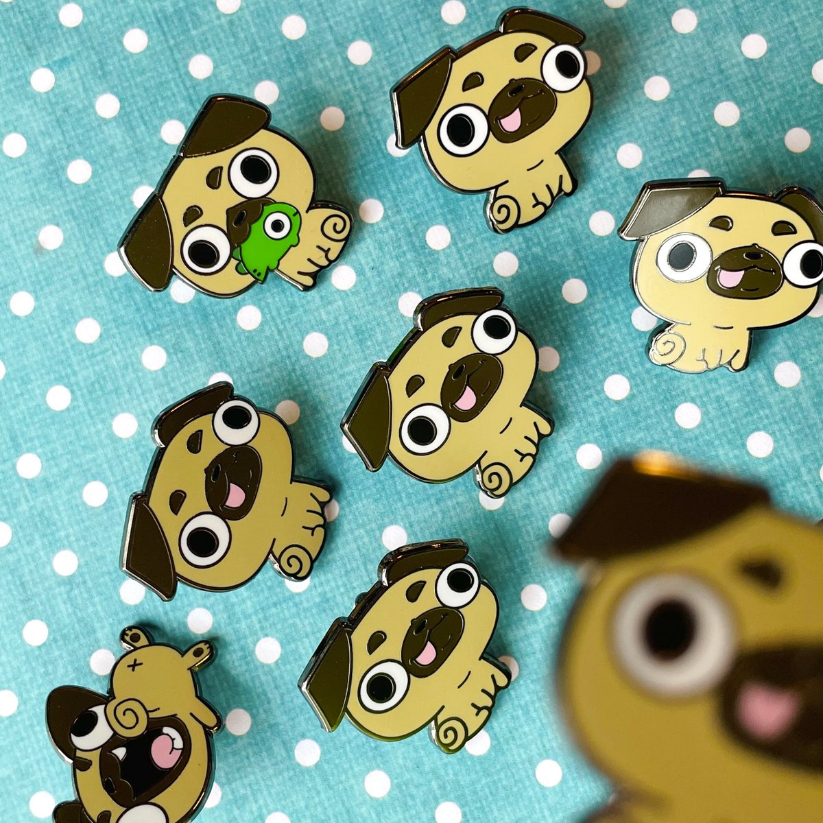 tavismaiden's tweet photo. OK, here we go! I'm new to Etsy, but I set up a store to house these absolute loaves of bread until they find their fur-ever home. Get yours for the holiday...or just cuz  #pugs #pins 
https://t.co/Wur6NmFjRy https://t.co/GJMwiWK0Sm