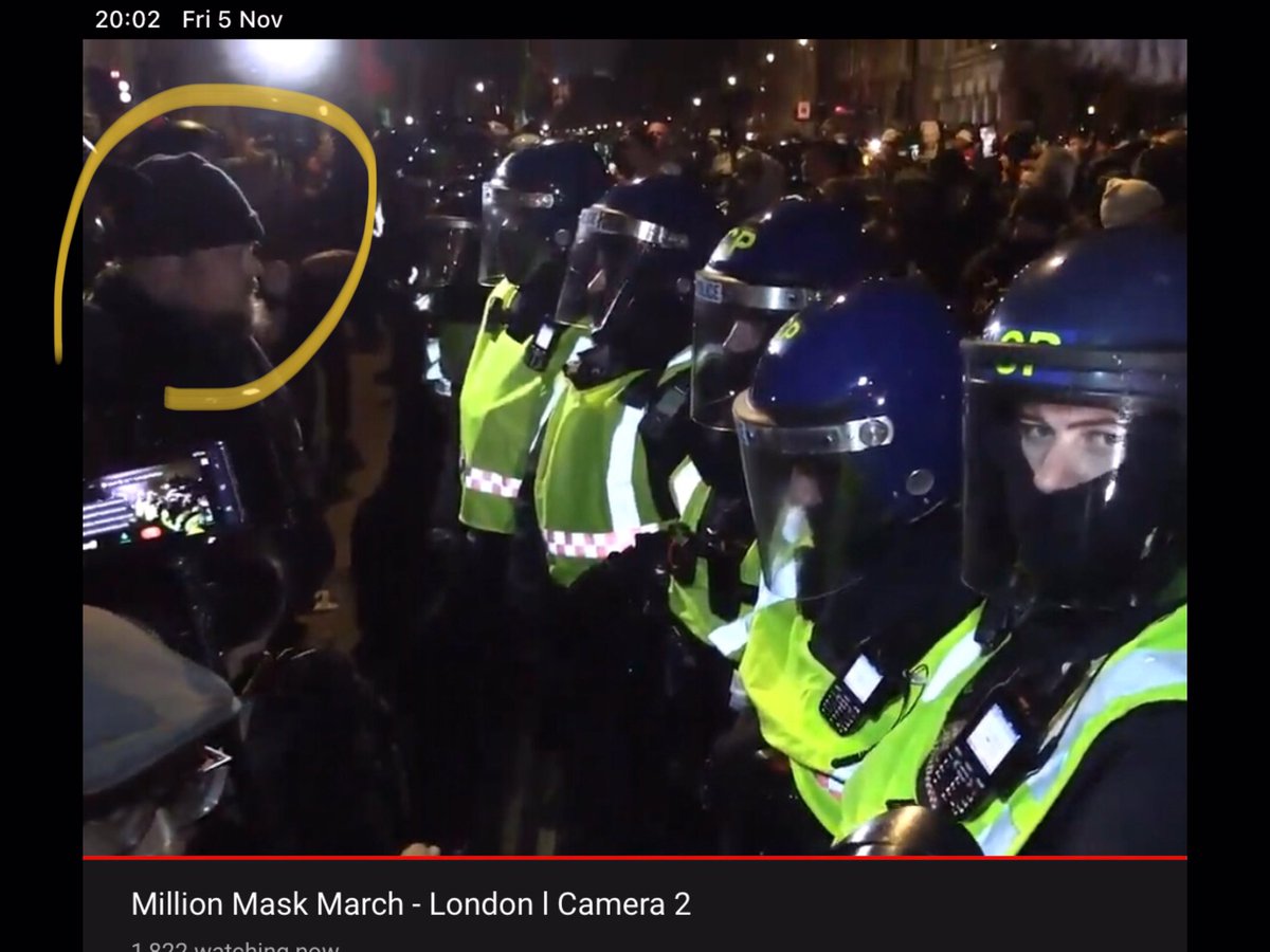 Iron_Lion83's tweet photo. #millionmaskmarch #GuyFawkes #mmmlondon
Who is this fat guy? He was at Hyde Park in March. He was at the Michael Gove incident and now he is here tonight. He always gets himself between the protesters and the police! https://t.co/WbGkBq6fg9