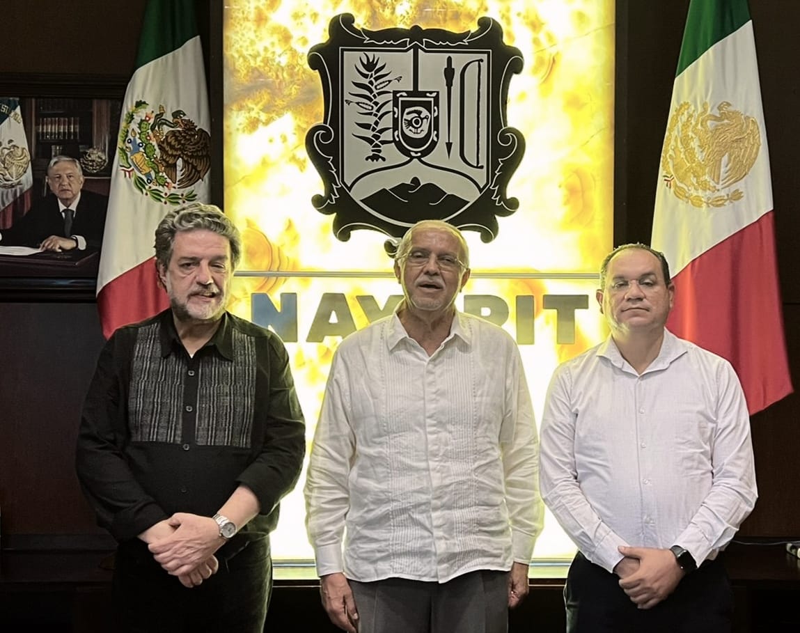 ConcheirLuciano's tweet photo. Con el Gobernador de #Nayarit @MiguelANavarroQ  acordamos trabajar para terminar de una vez por todas la condición de crisis de la @UAN_Oficial es un ejercicio de corresponsabilidad. Existe un fuerte compromiso del @NayaritGobierno con la Universidad y @SEP_mx  para lograrlo. https://t.co/q0rDrhavfK