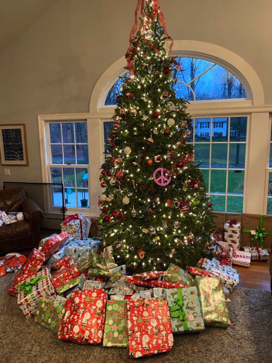 ChristmasdayUSA's tweet photo. Here’s your reminder that #Christmas is 50 days from today. 🎅🏻🌟☃️🎄🦌🤶🏻🎁🎅🏻🌟☃️🎄 https://t.co/DkIdYfsd2p