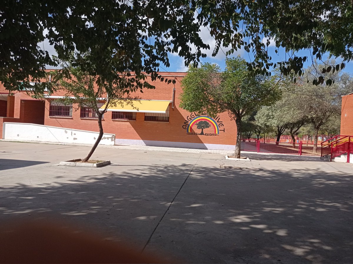 AMPA_A_Ganivet's tweet photo. AMPA Ángel Ganivet ha vuelto! Nueva junta directiva, aprovechamos para recordar la importancia de los socios para hacer mejoras en el cole, pronto novedades!!!! Cuota de socio/ calendario escolar... https://t.co/4Vq3IanIKo