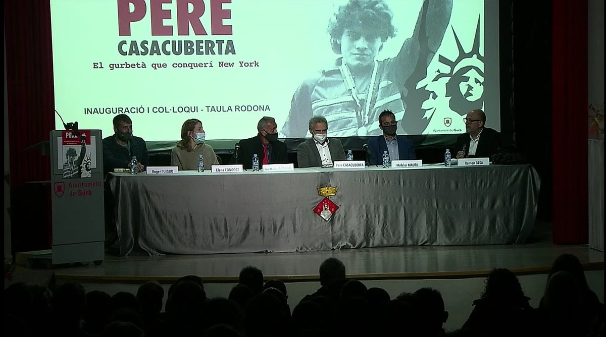AjuntamentGurb's tweet photo. 📸 Imatges de l'homenatge a Pere Casacuberta.

L'alcalde ho ha clavat: "un dia hi va haver un noi de Gurb que va anar a Nova York i els hi va passar la mà per la cara" va ser l'any 84. 

Al Facebook trobareu més imatges: 
https://t.co/T4ntKiz3bi https://t.co/dyOBDrxTBJ
