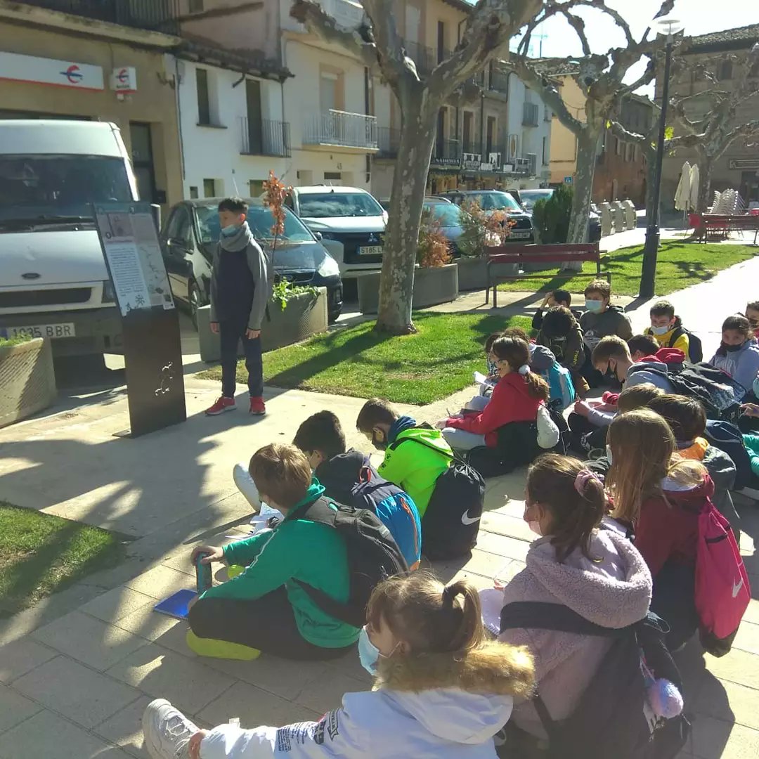 salesianosHUESC's tweet image. 6EP han tenido una jornada de convivencia en la localidad de Ayerbe. Han visitado la Ermita de San Miguel y han aprendido mucho en el Centro de Interpretación de Ramón y Cajal.
#excursionesmolonas
#ramonycajal 
#ayerbe