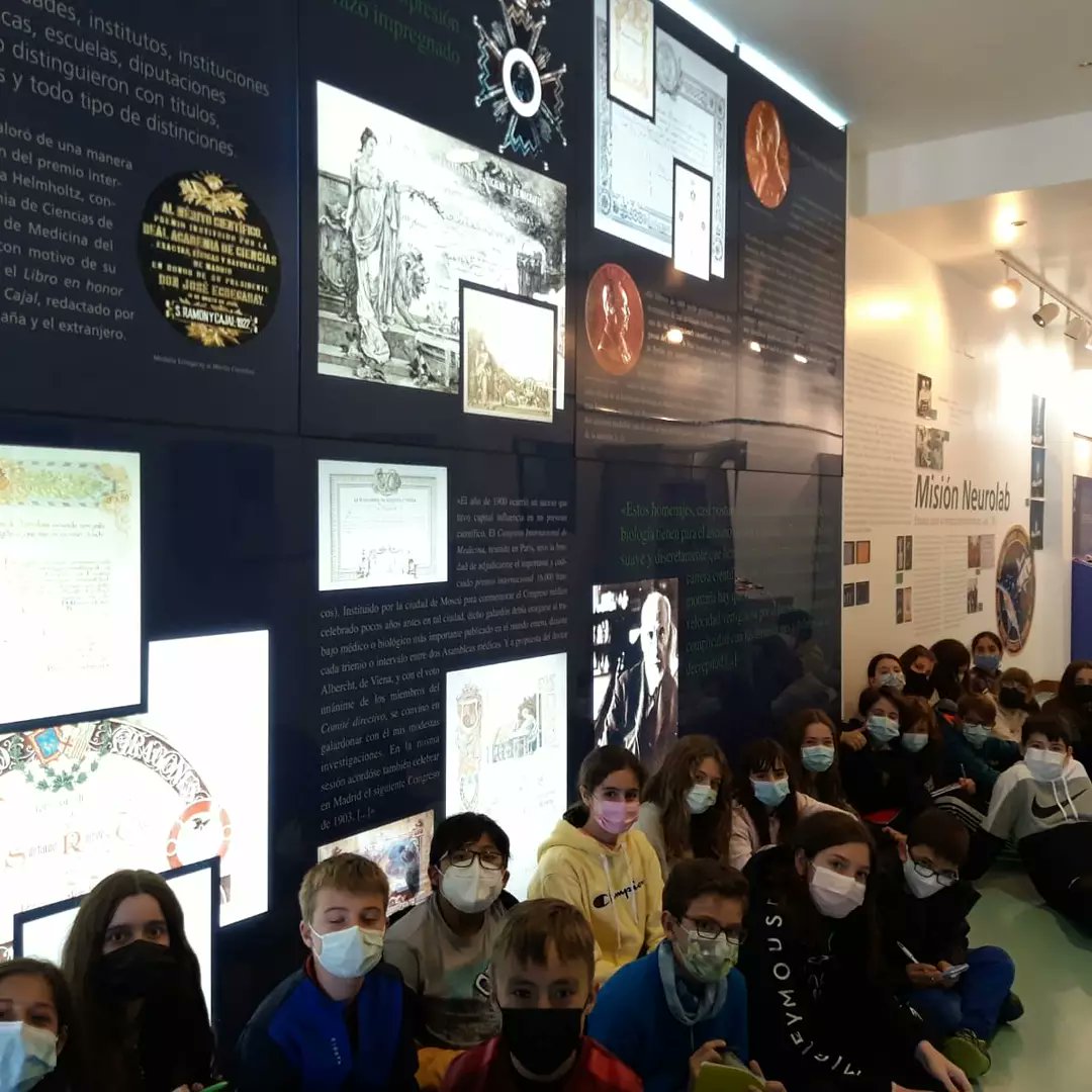 salesianosHUESC's tweet image. 6EP han tenido una jornada de convivencia en la localidad de Ayerbe. Han visitado la Ermita de San Miguel y han aprendido mucho en el Centro de Interpretación de Ramón y Cajal.
#excursionesmolonas
#ramonycajal 
#ayerbe