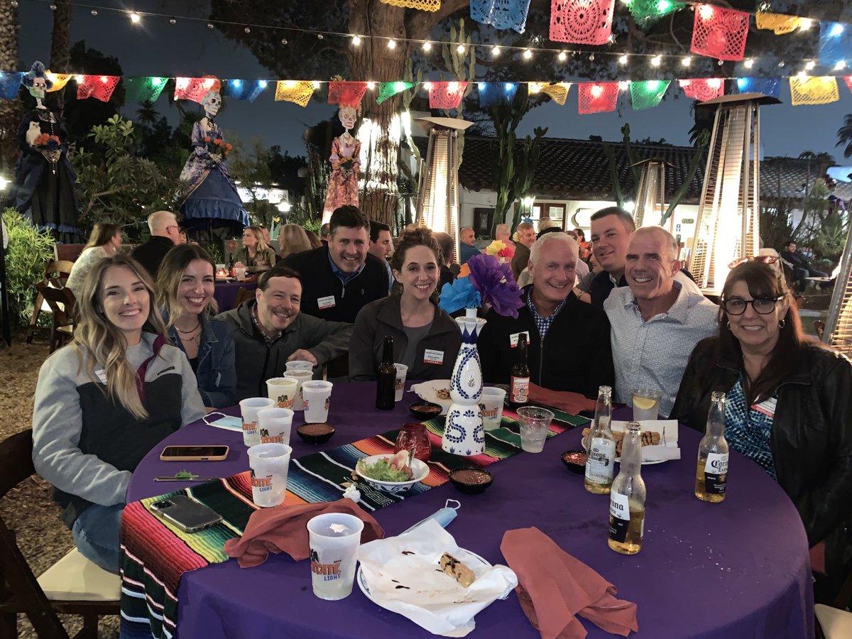 GoPrintAndPromo's tweet photo. We had such a great time at the San Diego Distributor Connect event! After the 1:1 meetings, the group headed over to dinner at @FiestaDeReyes. Check out some of the highlights from yesterday below.

We’re already looking forward to the next event!

#Print #PromoProducts https://t.co/ulW7JjL1of