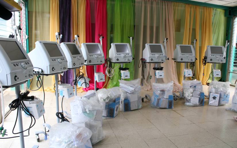 RochaXio's tweet photo. El dia de hoy el Ministerio de Salud hizo entrega de diez ventiladores a la Unidad de Cuidados Intensivos (UCI) del Hospital Manolo Morales, fortaleciendo así el modelo de atención para los pacientes que acuden a la unidad de salud en condiciones críticas
#ProsperandoConElPueblo https://t.co/LCmKBTDmni