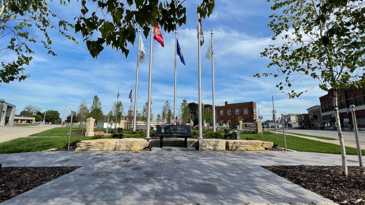 Wisconsin_911's tweet photo. On Thursday, November 11th, the Wisconsin 9/11 Memorial will be hosting an event at 1 p.m. to honor all veterans. Learn more about the event here: https://t.co/IStwDXpjVI

#veteransday #memorial https://t.co/pMsvDtikHP