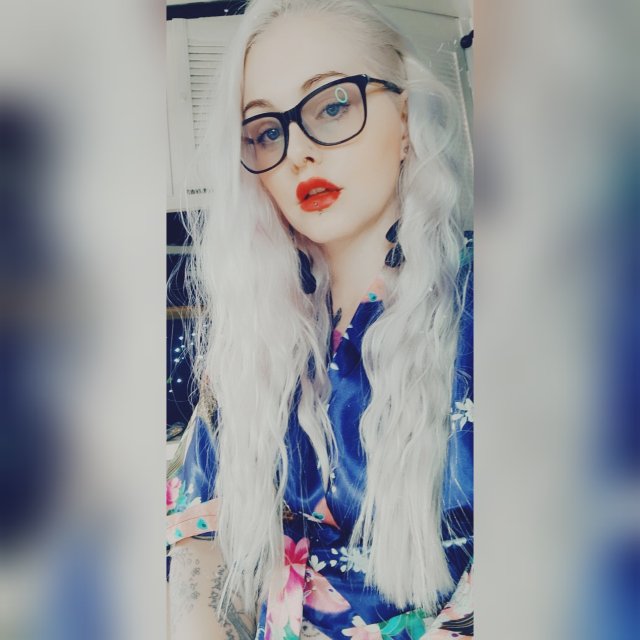 kinkypopx's tweet photo. Love this picture too much to not share everywhere 💋❤ BTW, my disability is chronic but my tits and ass are iconic 🍒🍑
#contentcreator #photooftheday #cam #domme #keyholder #redlip  #queenkp #kinkypopx #pegging #taboo #chastity #sissymama #curvy #EhlersDanlosSyndrome https://t.co/9ZXbHCwpUY
