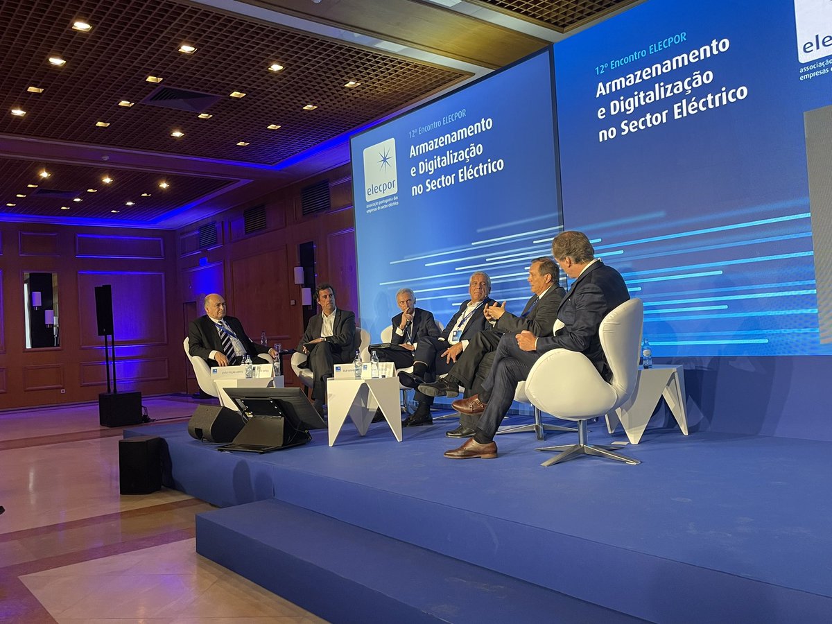 energyTorres's tweet photo. Foi hoje #ELECPOR excelente evento pensar futuro sector eléctrico #armazenamento #digitalizacao #electricidade #segurança #flexibilidade #baterias #regulação #tecnologia 🔝 https://t.co/egpHVMiWn6