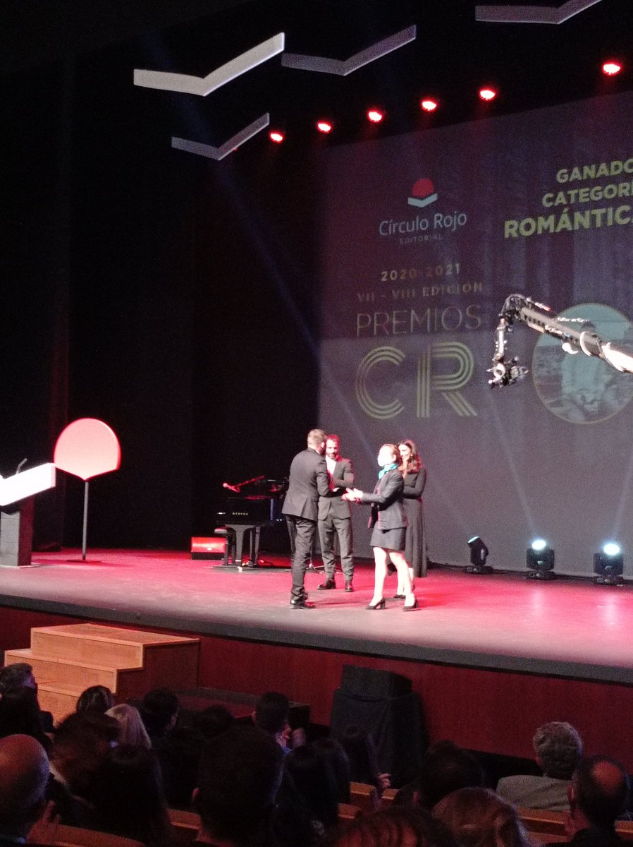 Sergio_Queren's tweet photo. Se celebrará! 
MODO AVIÓN ES LA MEJOR NOVELA ROMÁNTICA ♥️♥️♥️ https://t.co/0bQLA072Lw