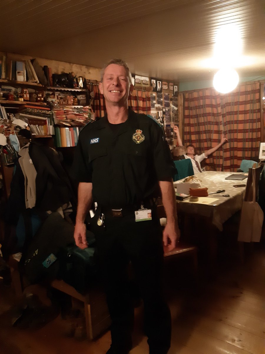 First night shift... what a one to pick! Take care Trowvegas 🎆 #wiltshire #bambulance