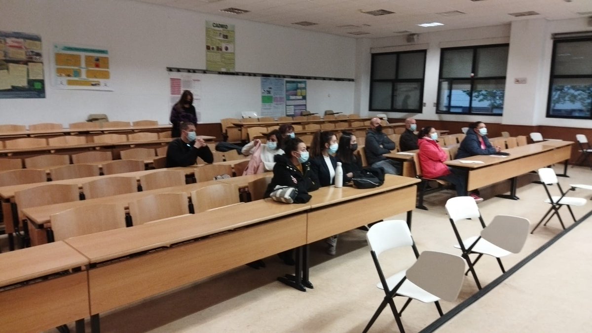 cepafuenla's tweet photo. L@s alumn@s del 2DT disfrutan de la charla:"Es fácil mentir con la estadística: ¡Que no te manipulen!" del campus mostoleño de la URJ. Han disfrutado de un divertido e incisivo Kahoot. #SomosStem #FreireExperience #SemanaDeLaCiencia @CLARAISABELGAR4 @vicente_alcaniz @sanz_ismael https://t.co/QmhIM7ZjH9