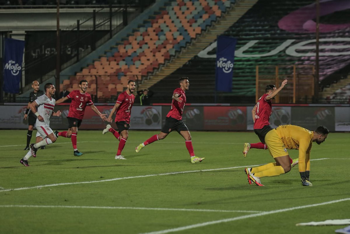 AlAhlyEnglish's tweet photo. @Twitter we can tweet only four photos .. Can we add an extra one just for tonight 🤔 

#YallaYaAhly https://t.co/9QBn2EPJMq