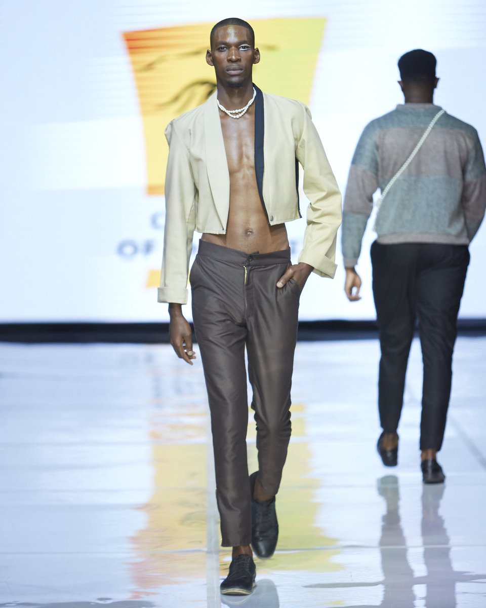 WHKFashionWeek's tweet photo. Ladies and gentlemen, #mtcwfw2021 slot 1
#Kvro https://t.co/xAGh59c1iA