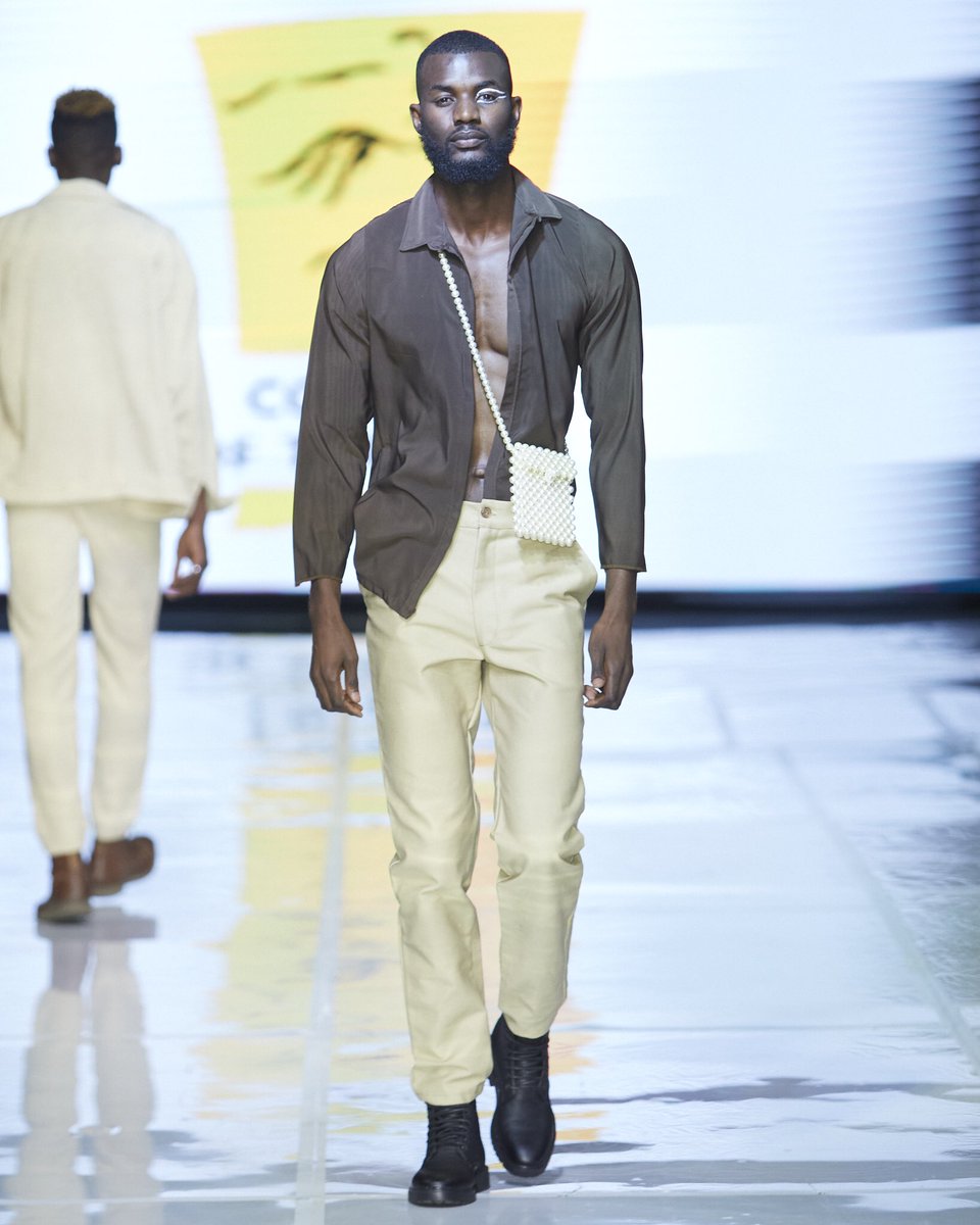 WHKFashionWeek's tweet photo. Ladies and gentlemen, #mtcwfw2021 slot 1
#Kvro https://t.co/xAGh59c1iA