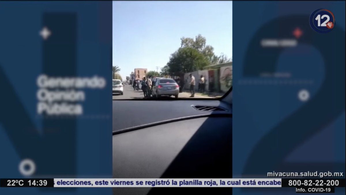 heber_noti121ed's tweet photo. Emprende el @gobdgo campaña contra @Uber_MEX, mediante un operativo está deteniendo a los choferes que prestan en servicio en la plataforma digital. 

#Noti12 https://t.co/y95dKaddmy