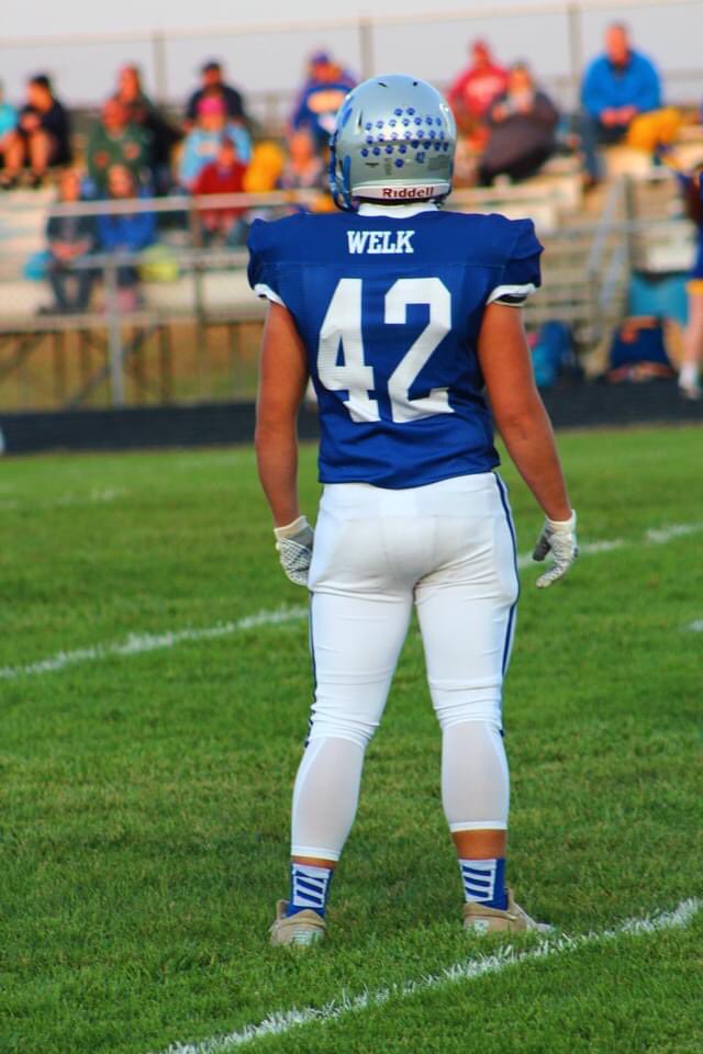 WelkGretchen's tweet photo. The Cougars are playing football in November! Let’s GOOOO! #sectionals  #workwins #cougarpride 🏈⚪️🔵💪🏼 https://t.co/a8oZxBm7Fb