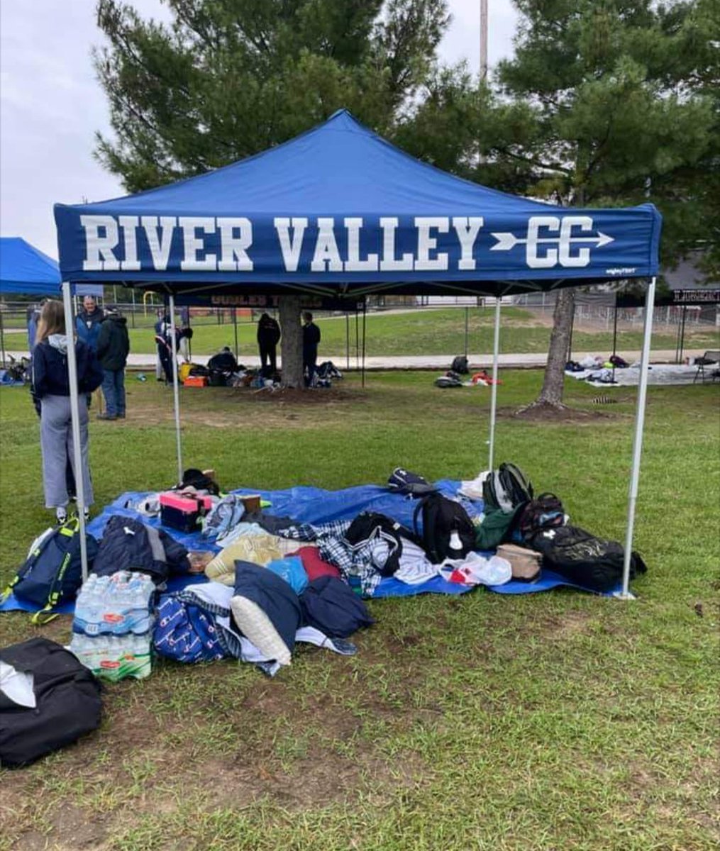 🚨 Ignacio Ayesa González, alumno y atleta del Recuerdo se clasificó para correr mañana con River Valley la Final Estatal de Cross de Michigan (USA). 💪