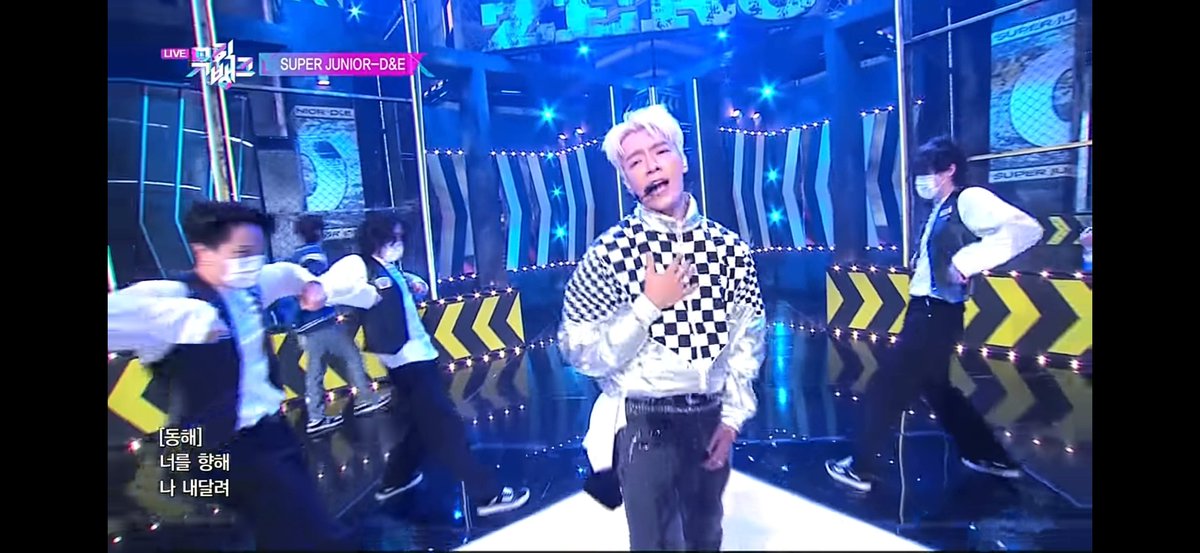 chan_tae_lu_ja7's tweet photo. #Zero #SuperJuniorDnE_COUNTDOWN
#SuperJuniorDnE #SuperJun
Потрясающе ✨✨✨ Донхэ и Ынхек как всегда звезды 🌌 https://t.co/EeXW8wWXSD